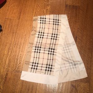 VEUC burberry silk oblong scarf